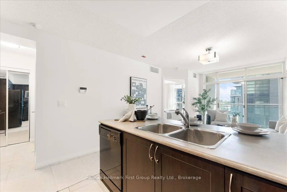 1600 Charles Street #302