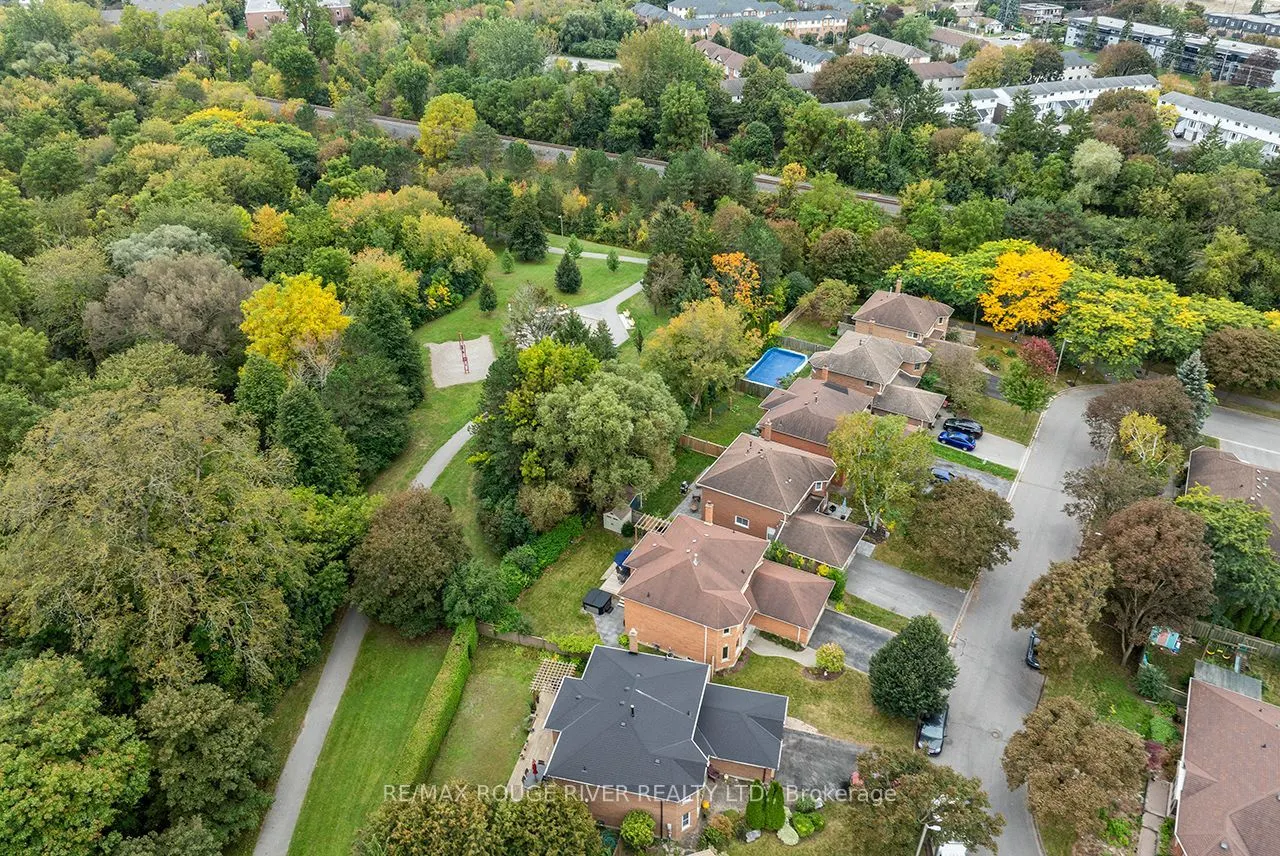 37 Wyndfield Crescent