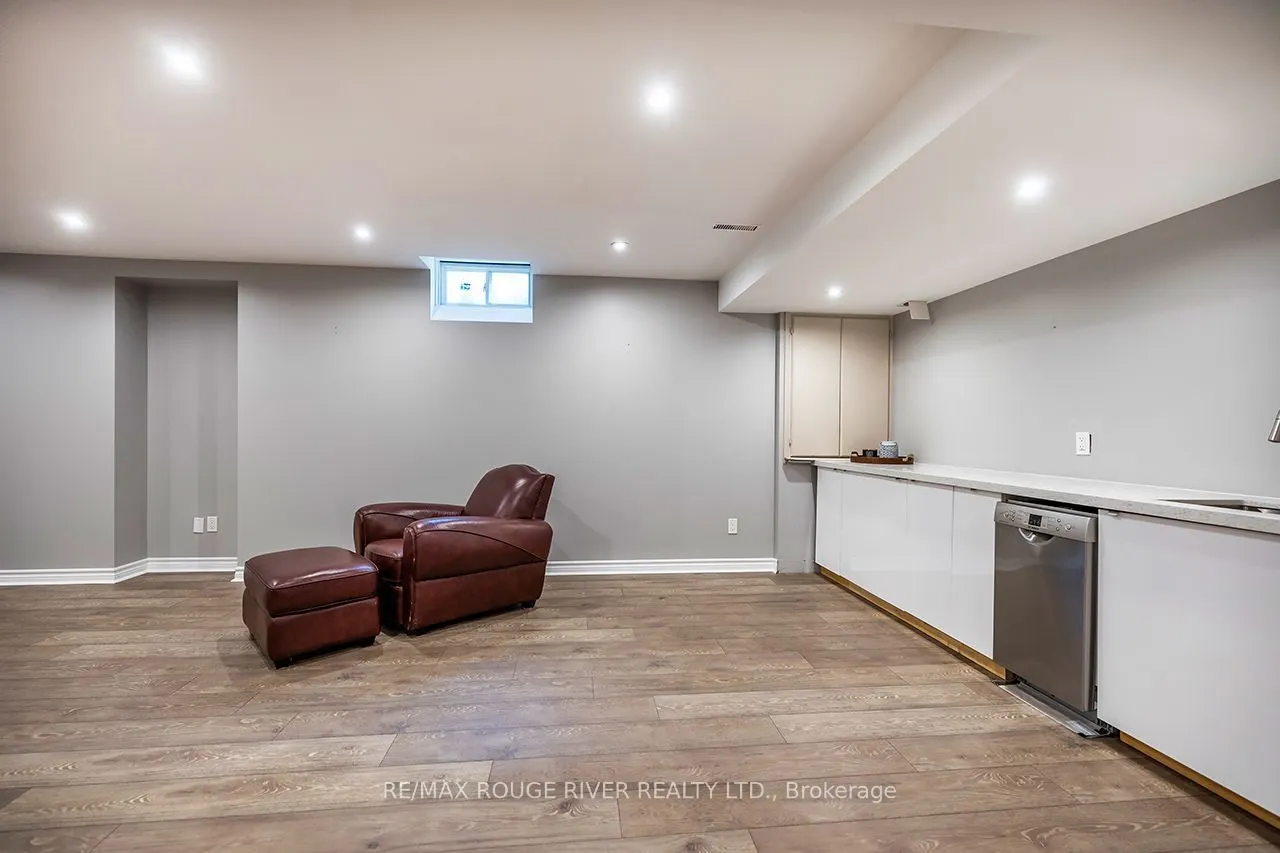 37 Wyndfield Crescent