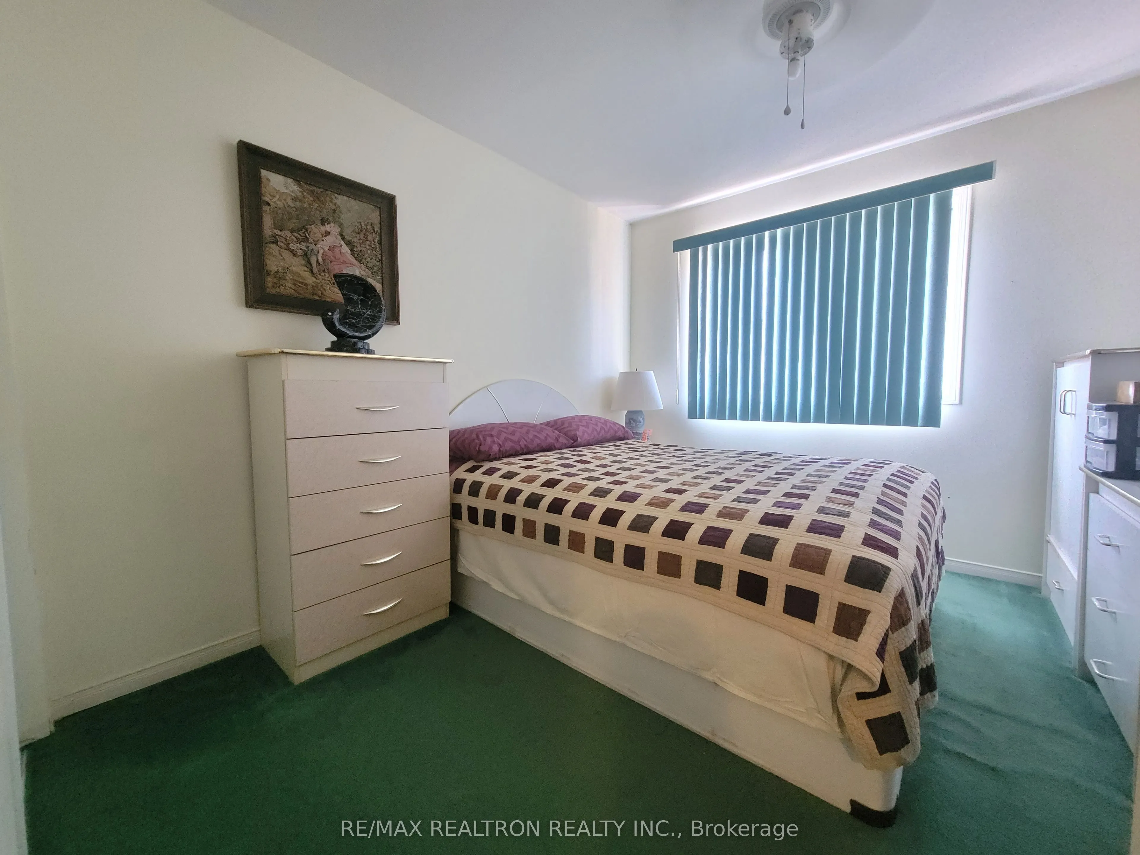 6 Echo Glen Road