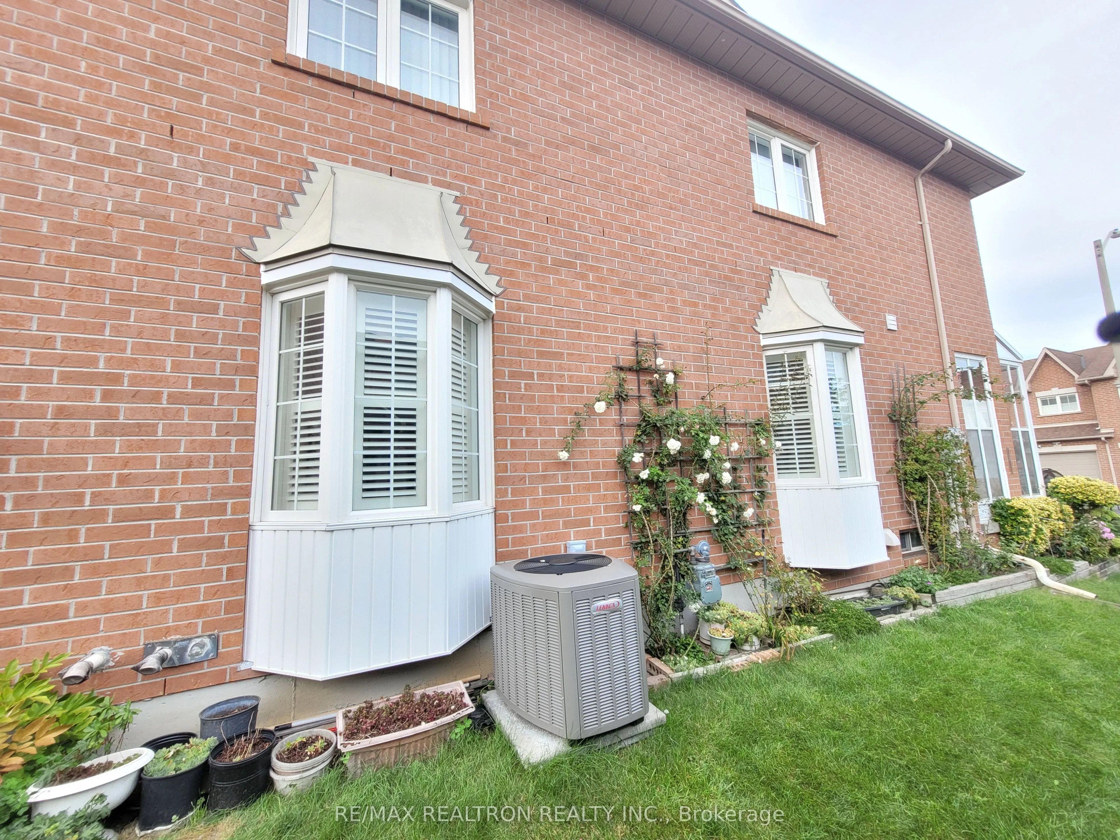 6 Echo Glen Road