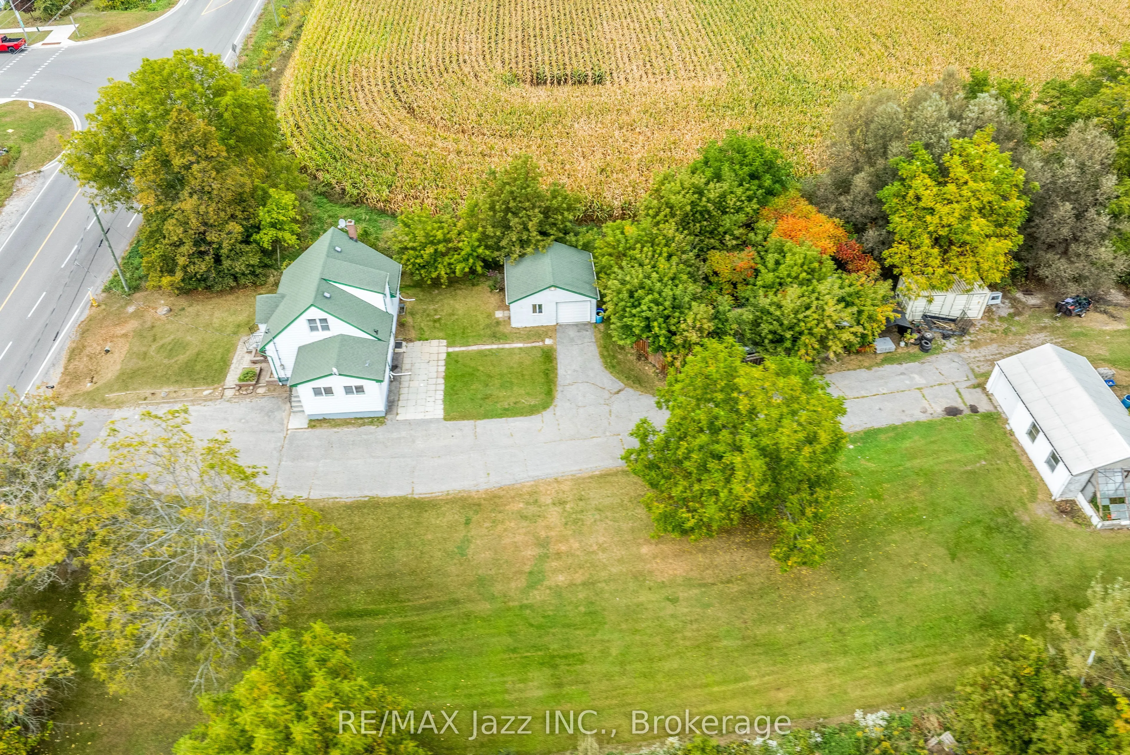 1585 Townline Road N