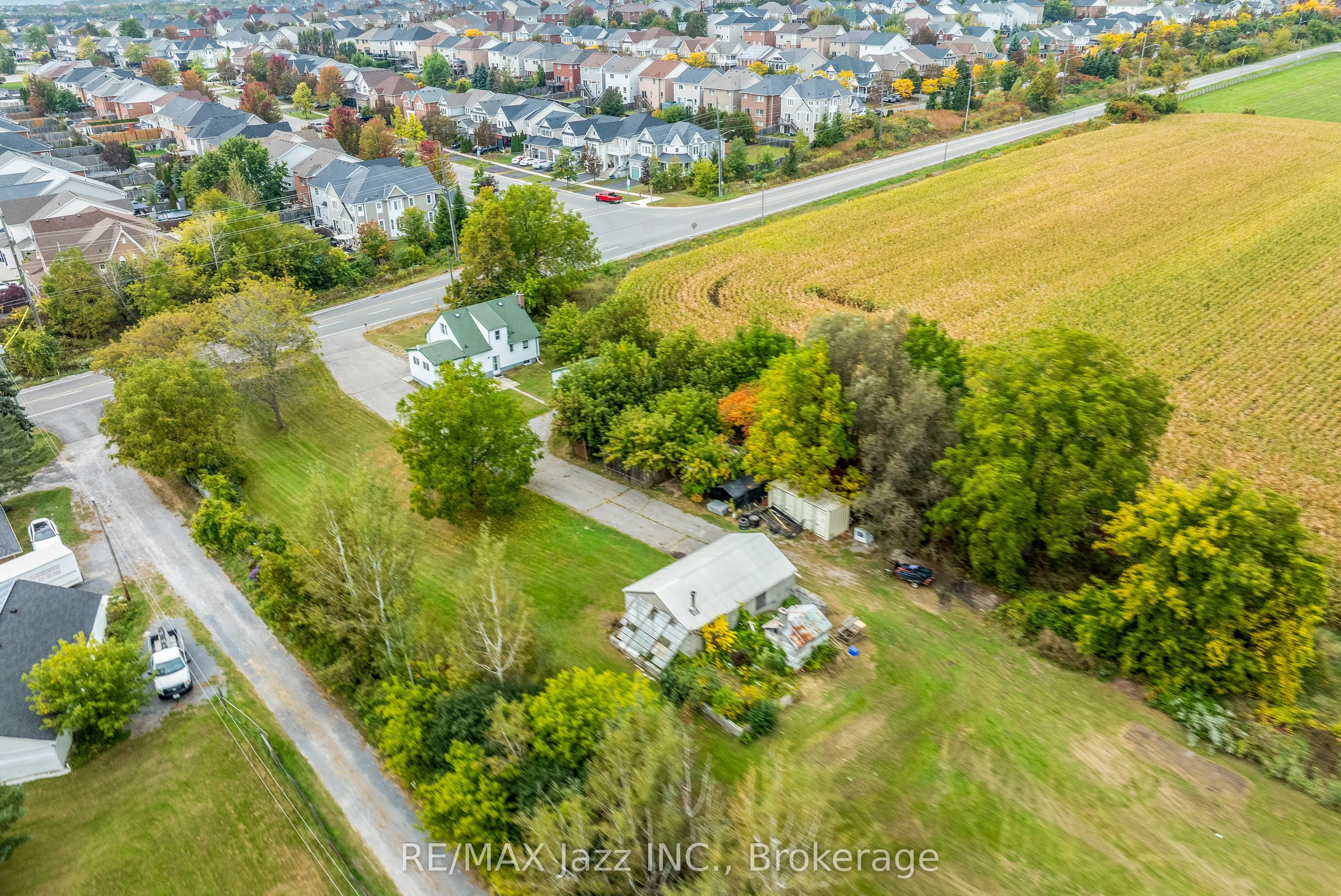 1585 Townline Road N