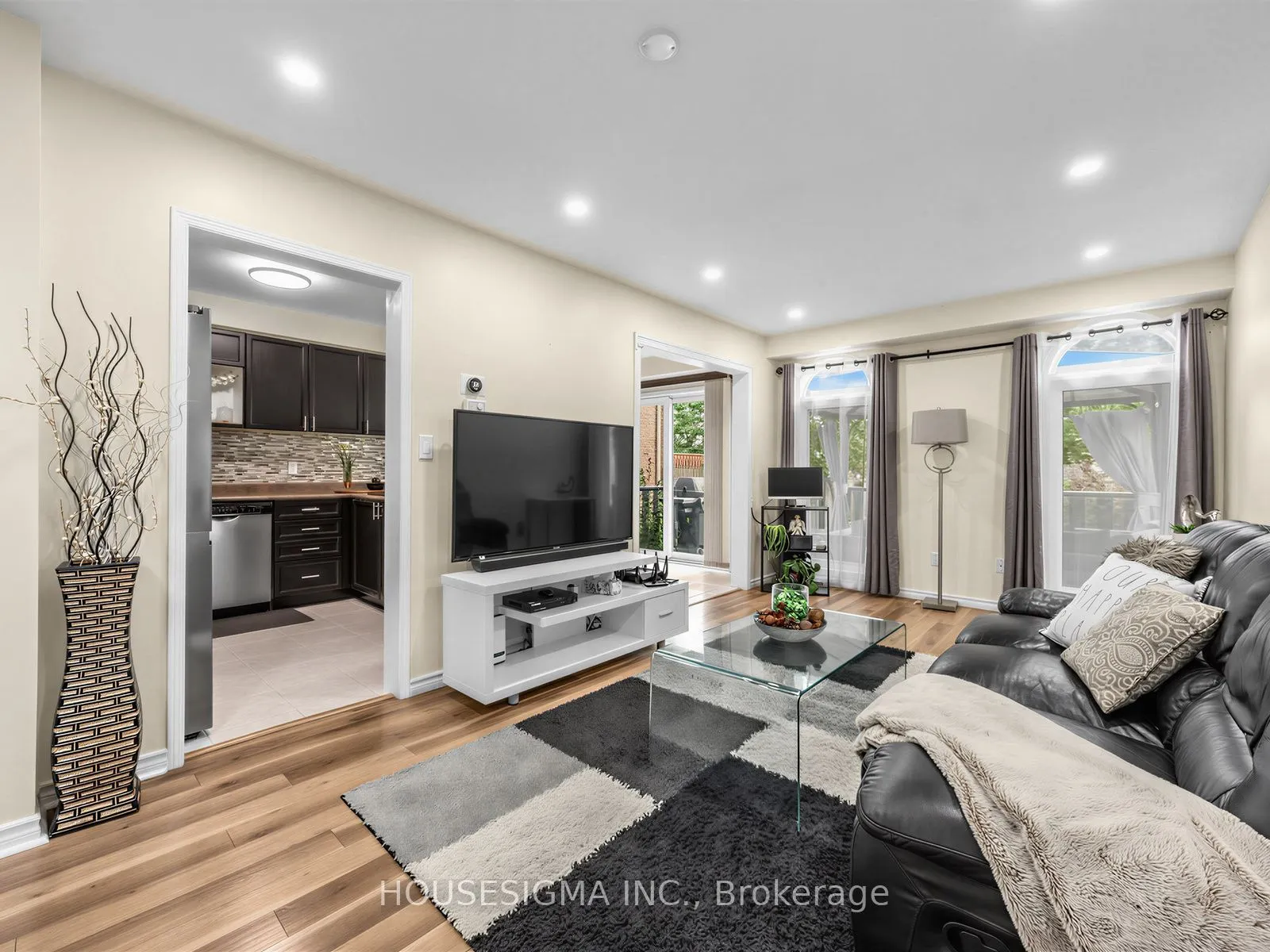554 Aldershot Drive