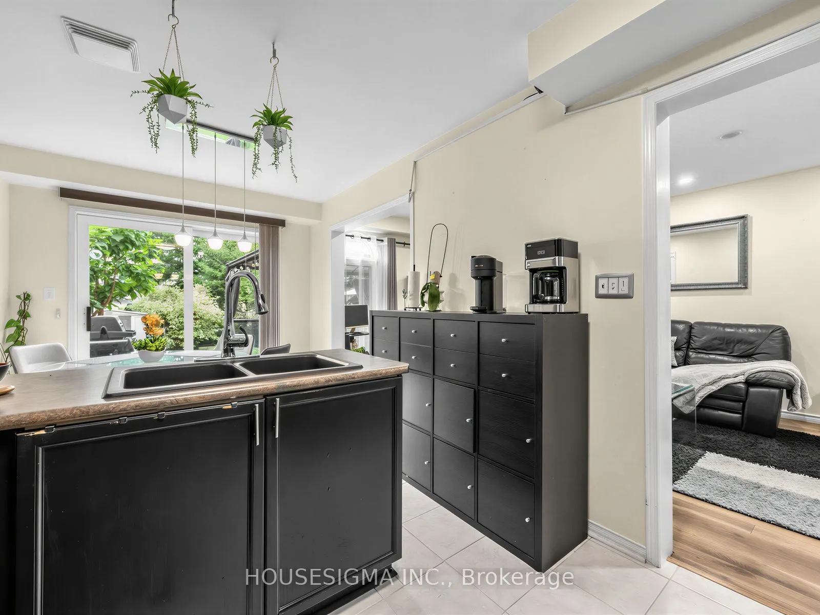 554 Aldershot Drive
