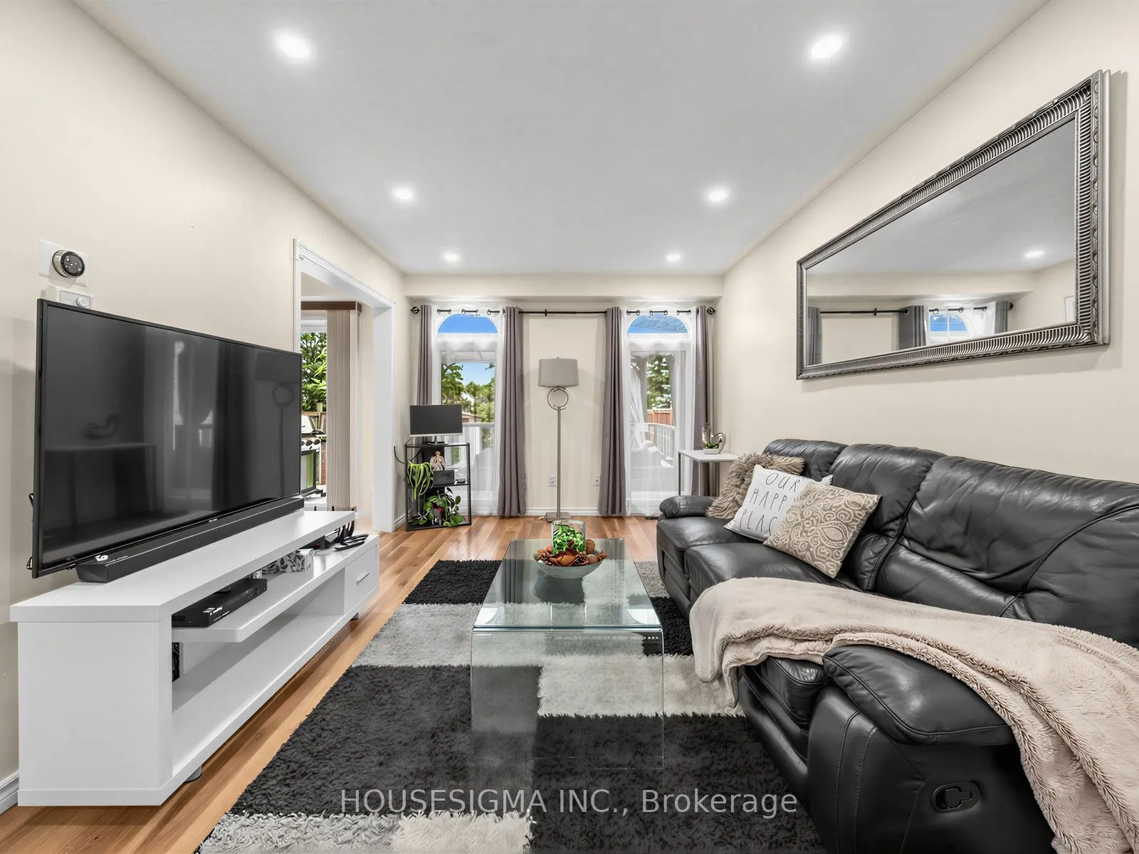 554 Aldershot Drive
