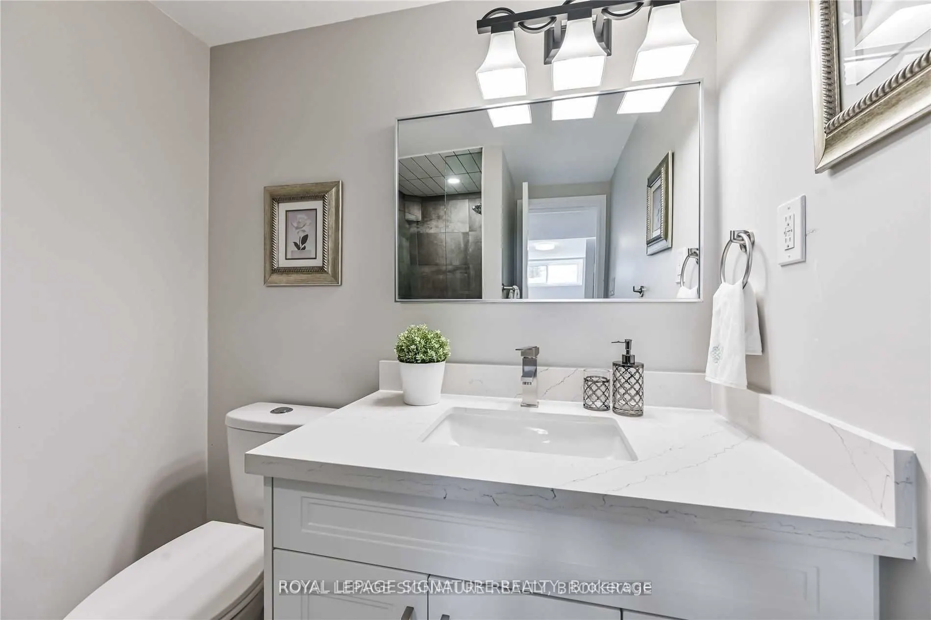 123 Bowman Avenue #Lower