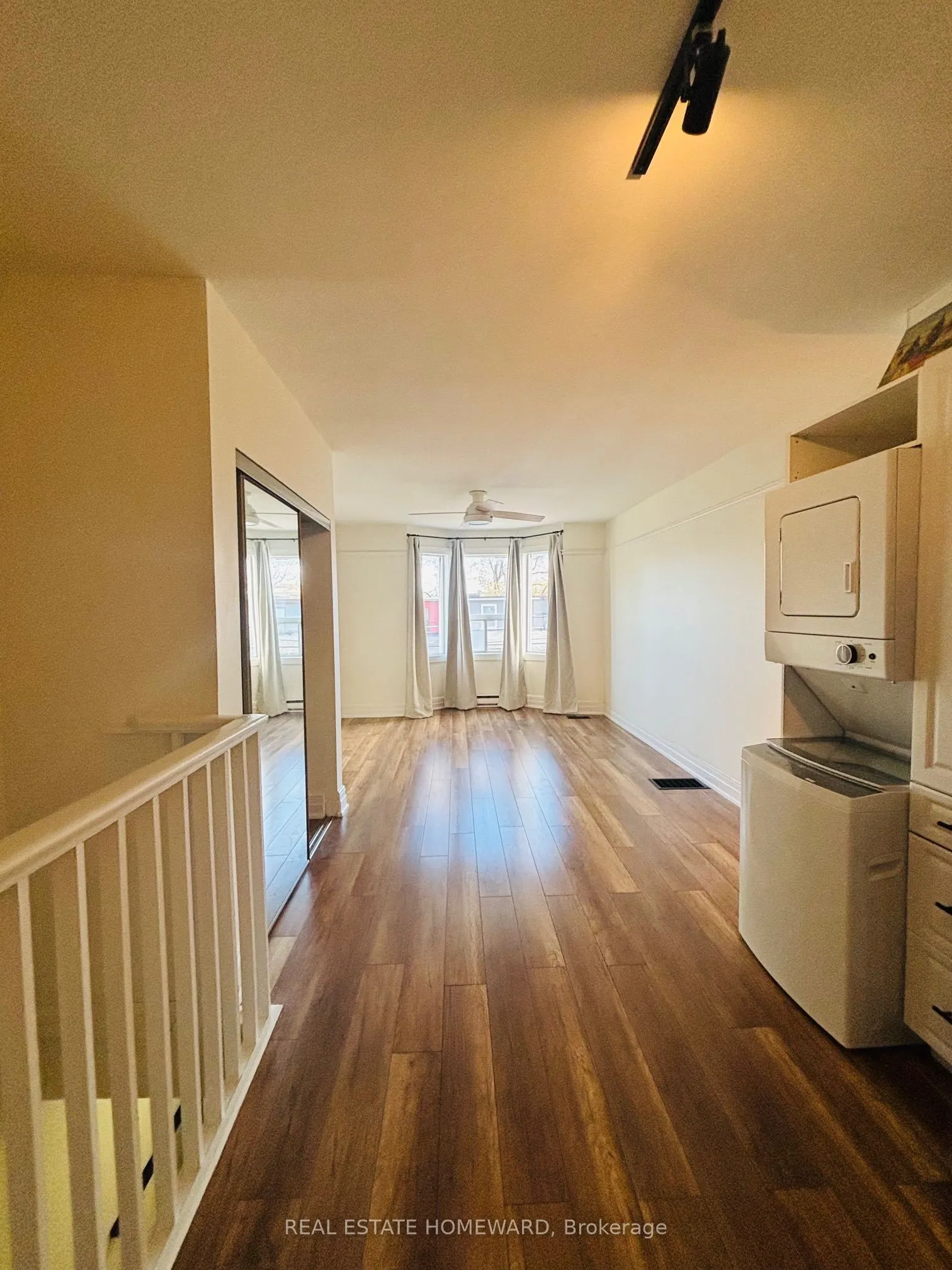 86 Carlaw Avenue