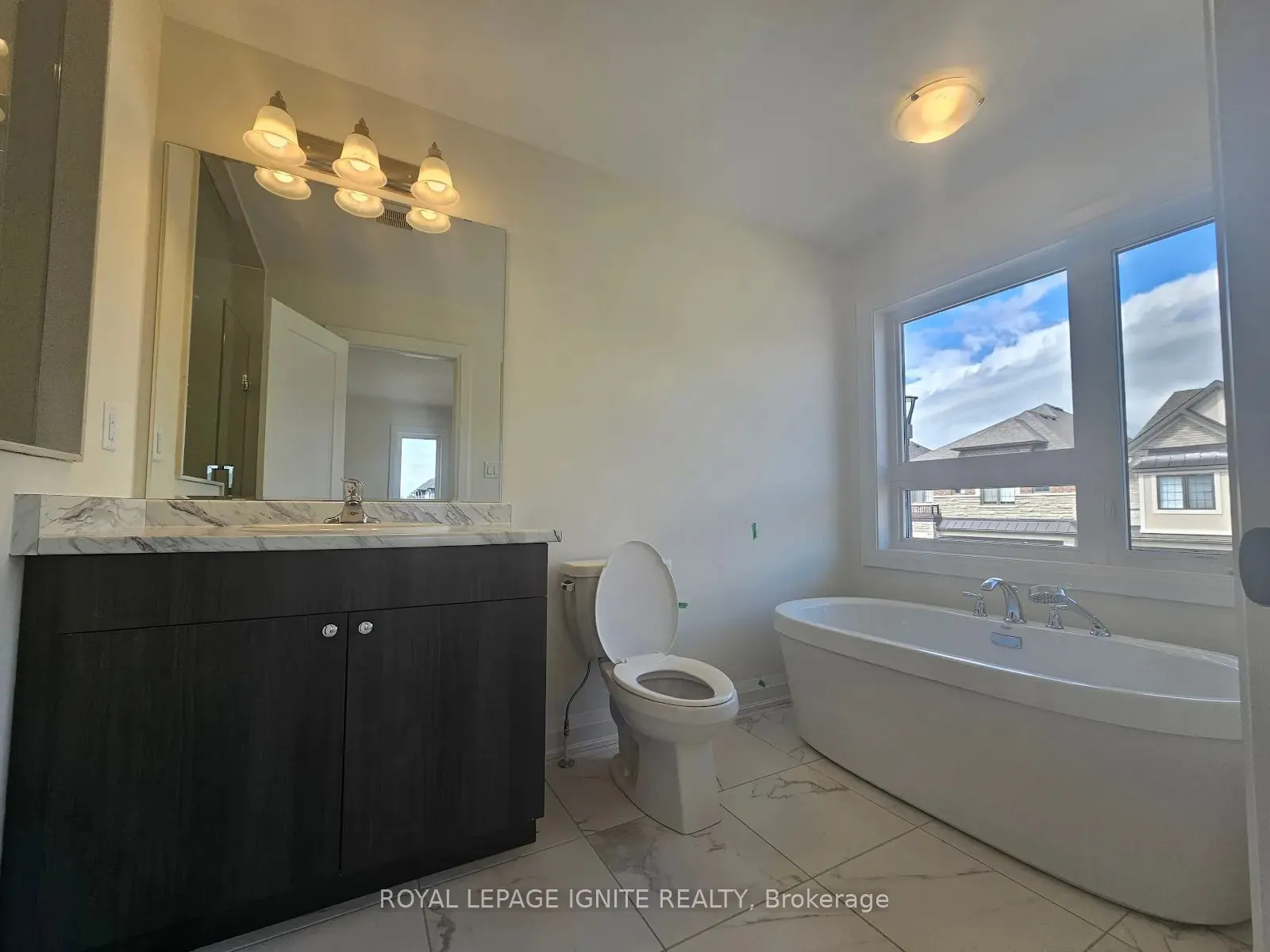 3250 Chimney Swift Crescent