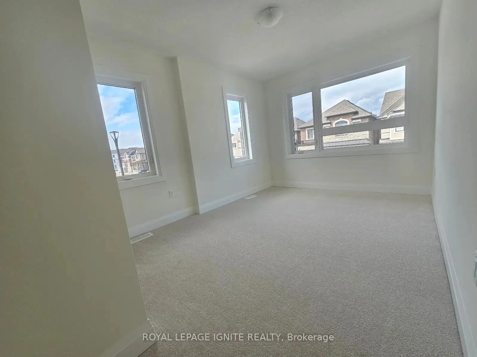3250 Chimney Swift Crescent