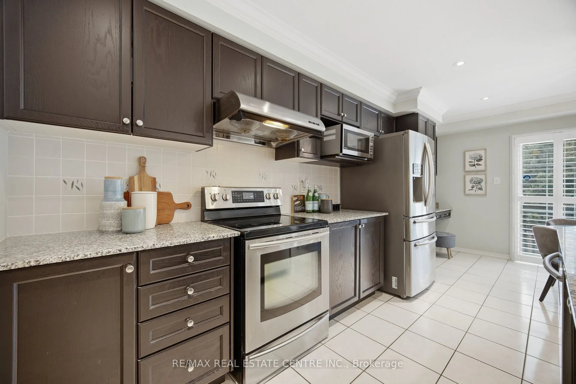 33 Mosely Crescent