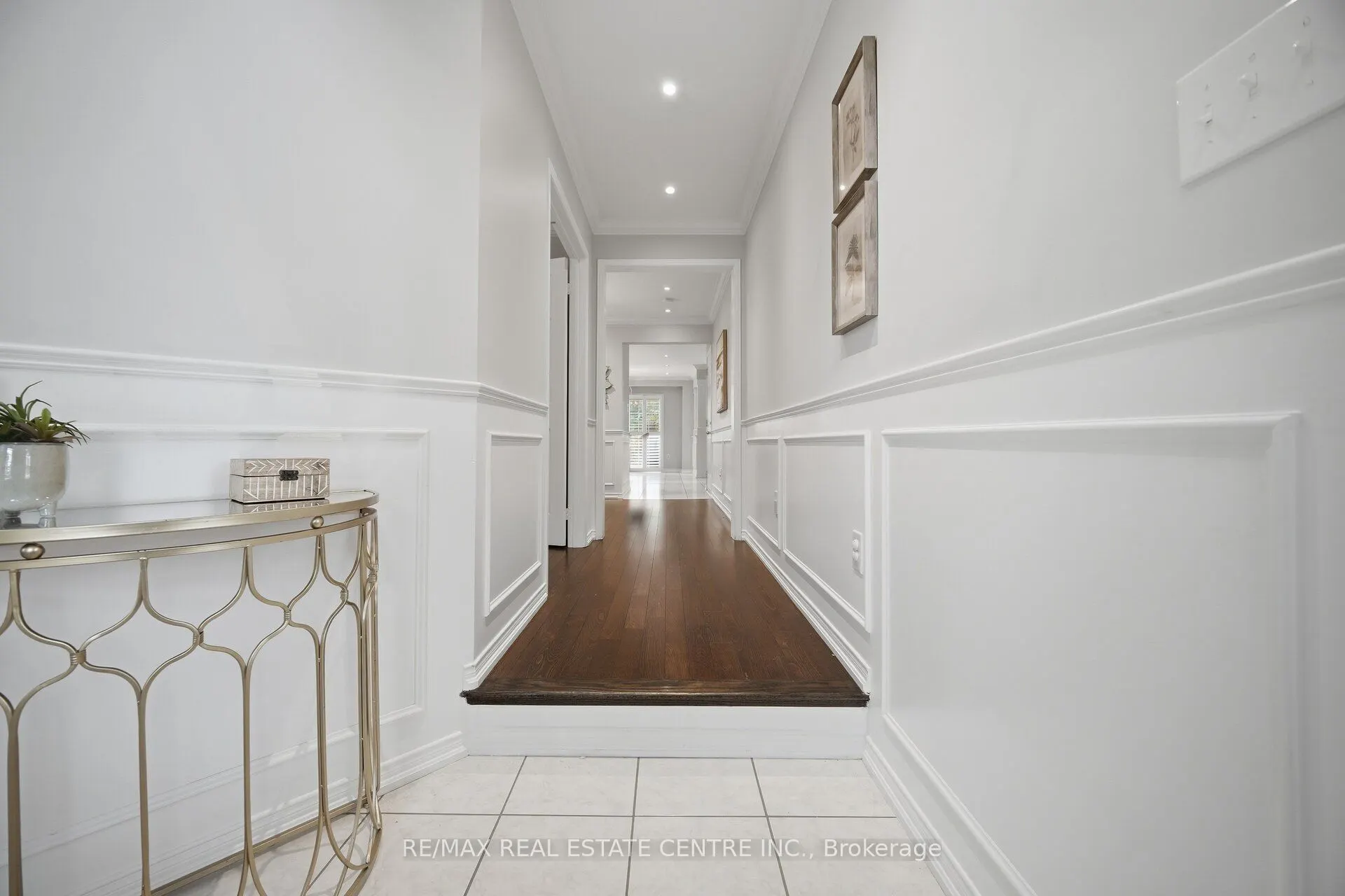 33 Mosely Crescent