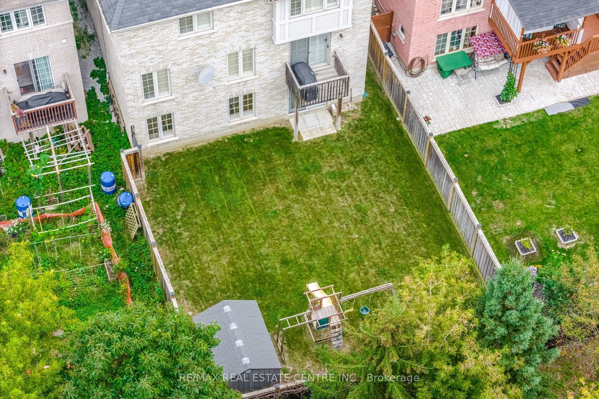 33 Mosely Crescent