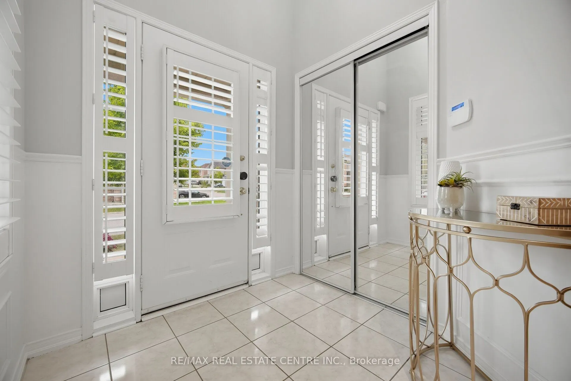 33 Mosely Crescent