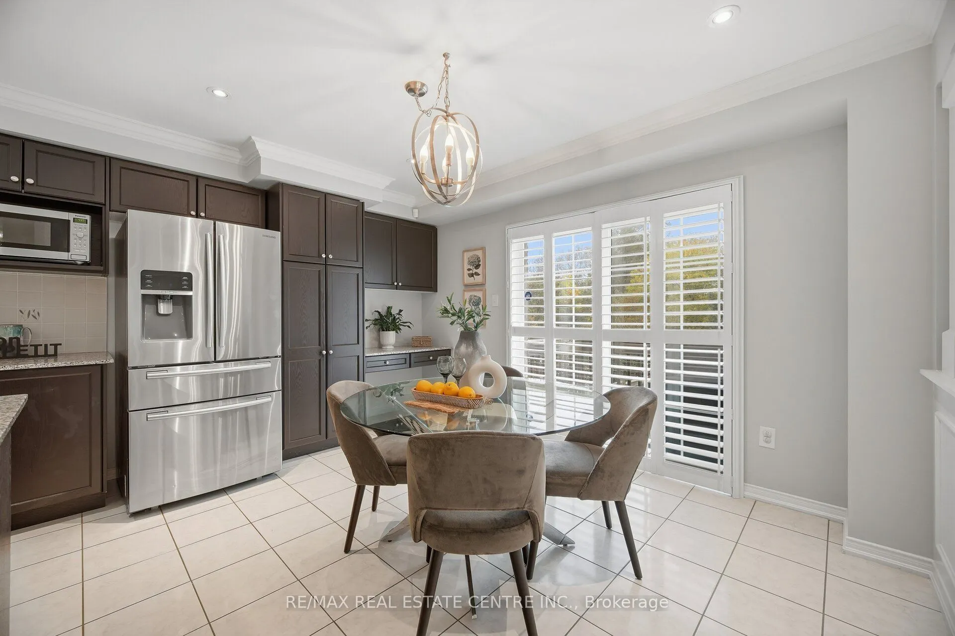 33 Mosely Crescent