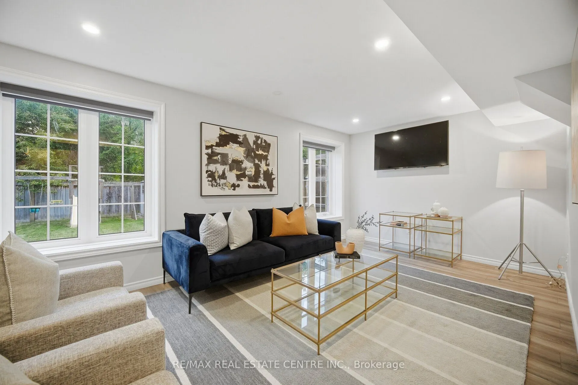 33 Mosely Crescent