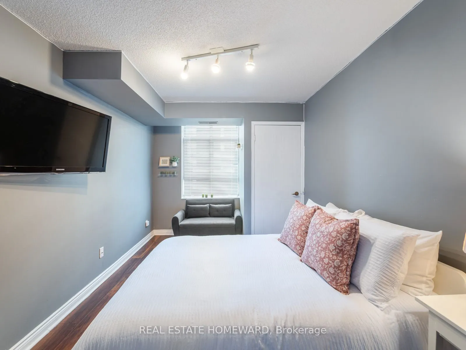 1091 Kingston Road #624