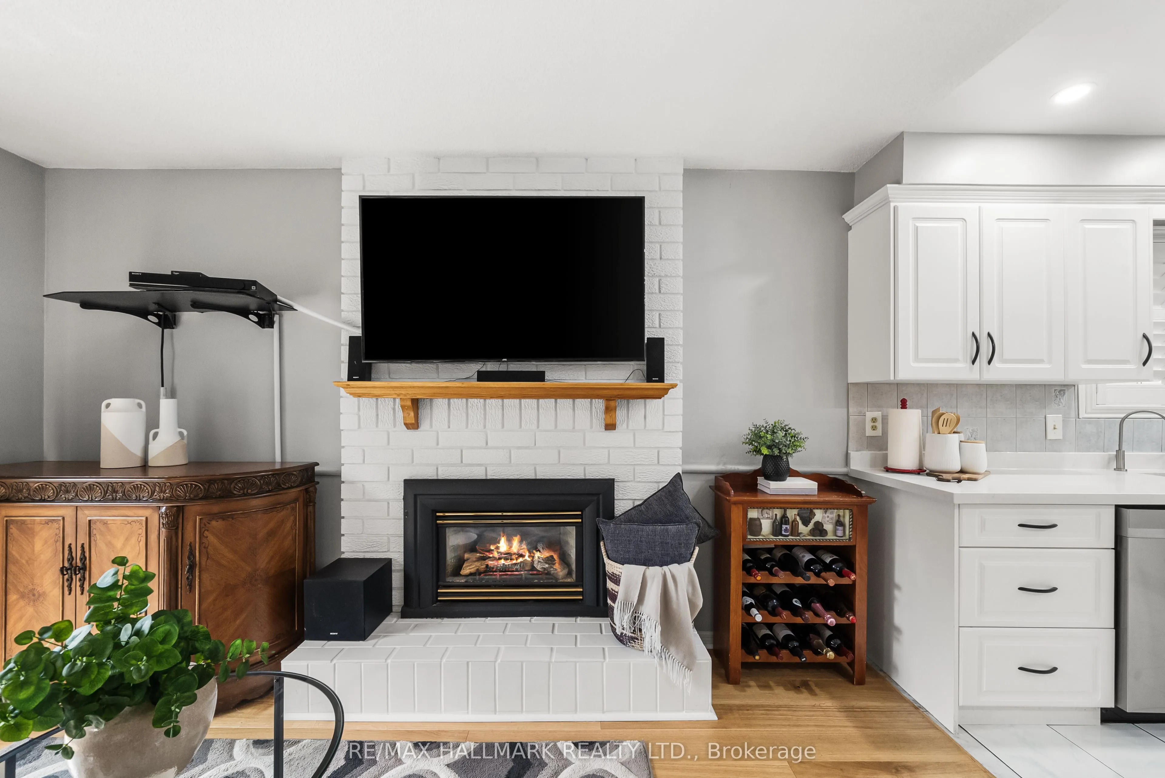1322 Redwood Lane