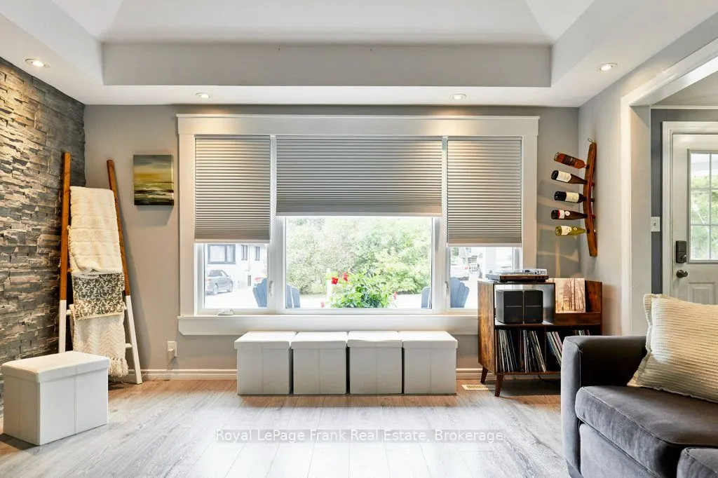 34 Pleasant View Avenue