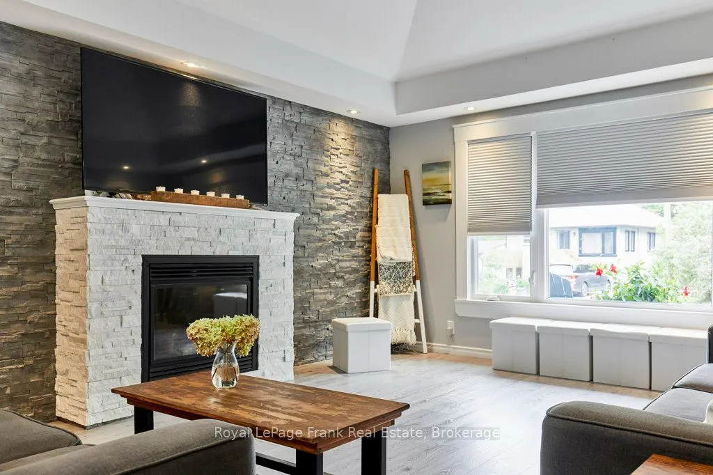 34 Pleasant View Avenue