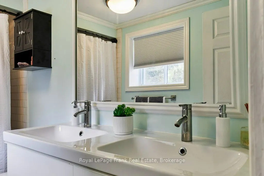 34 Pleasant View Avenue