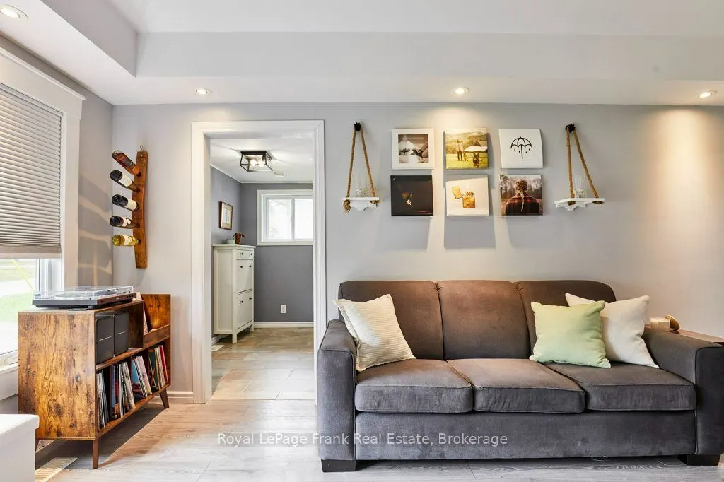 34 Pleasant View Avenue