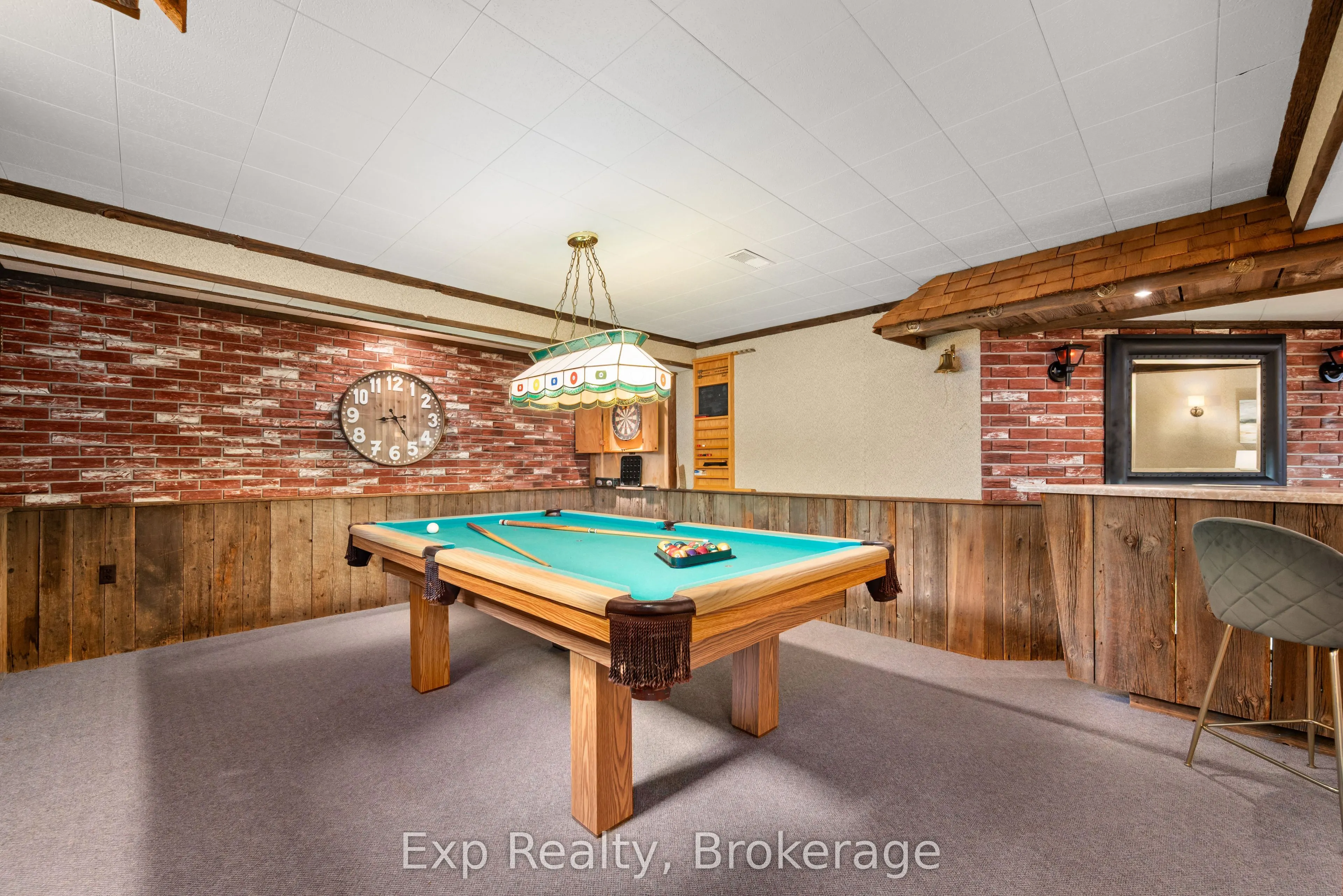 1325 Townline Road N