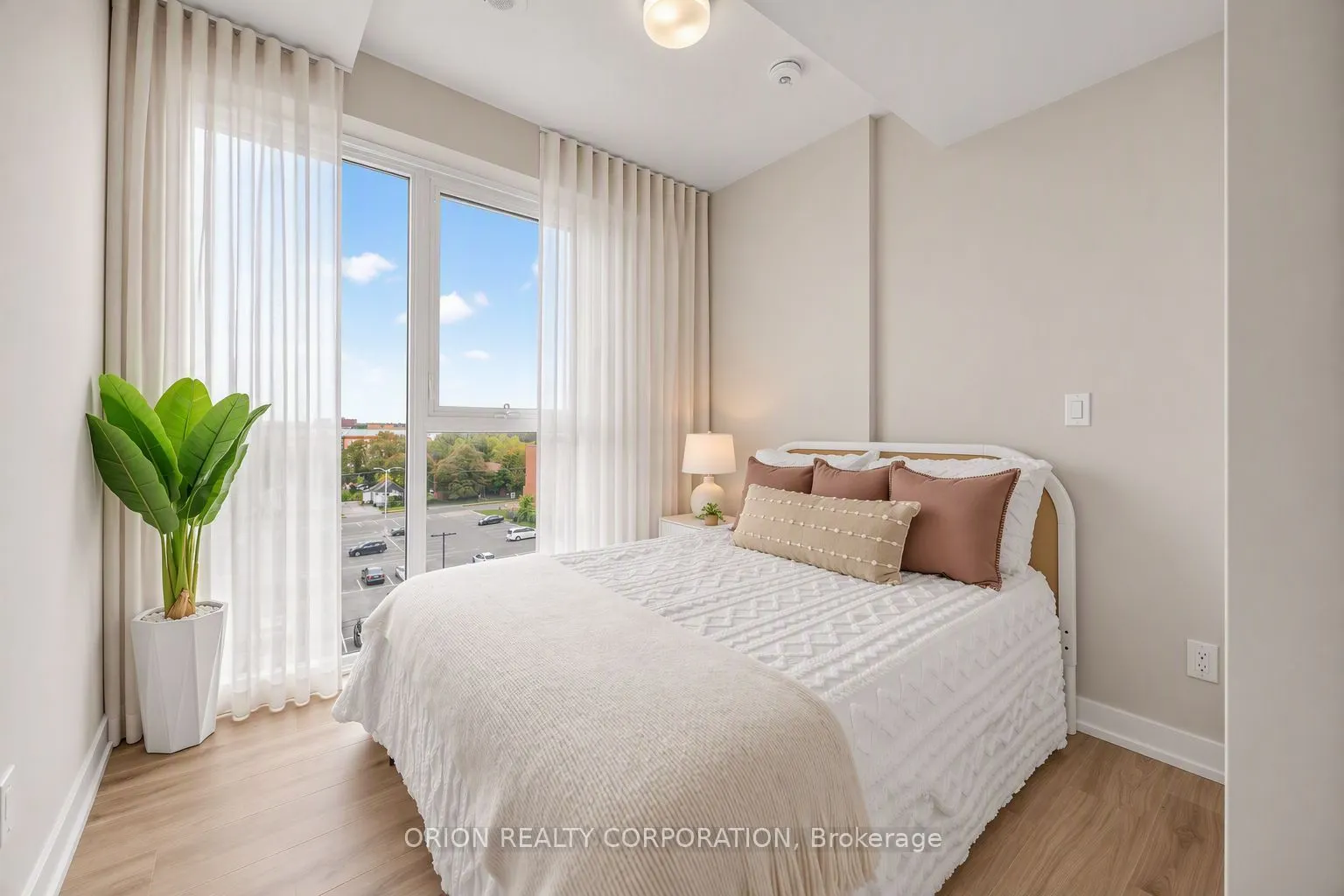 201 Brock Street S #441