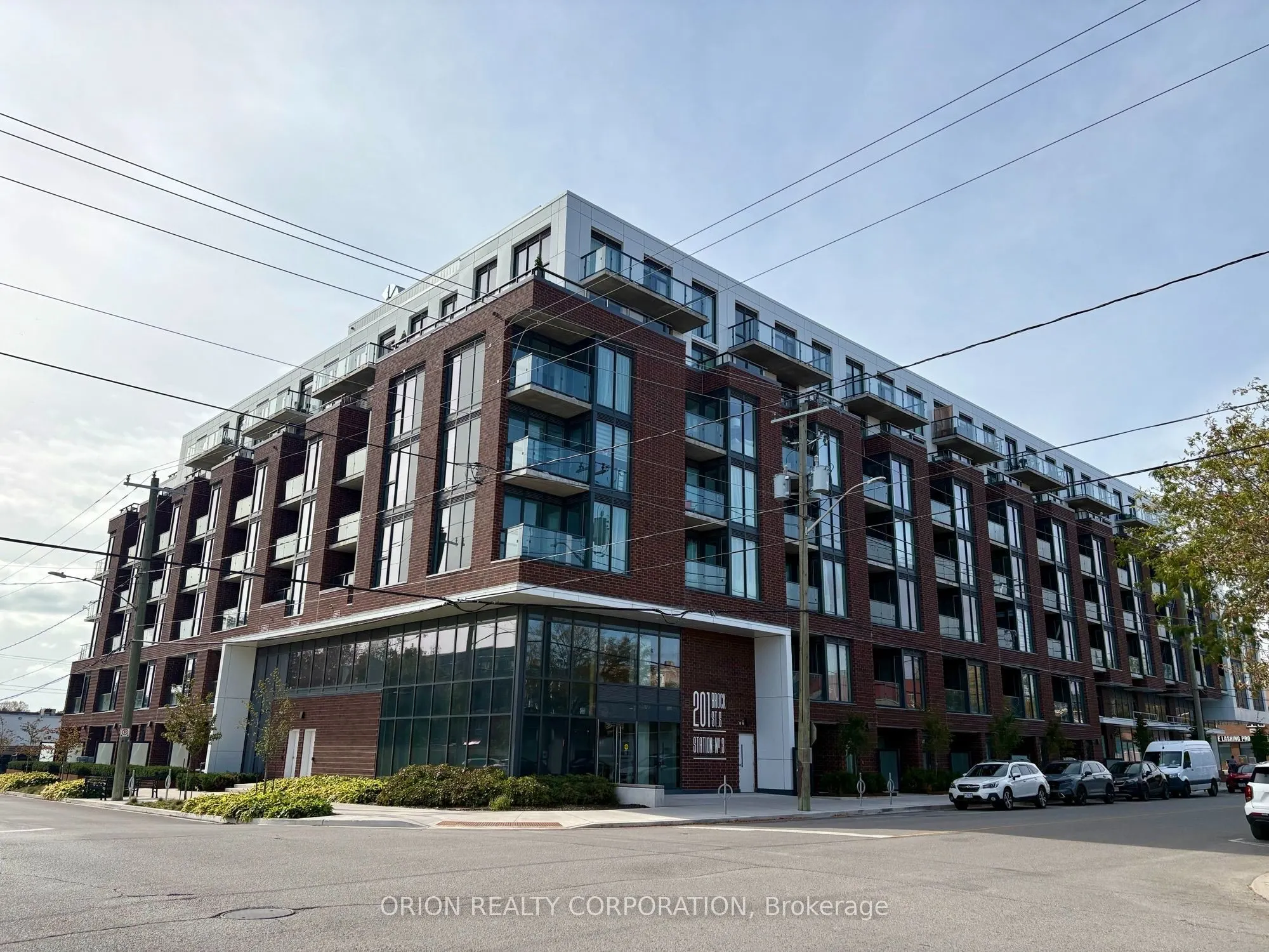 201 Brock Street S #441