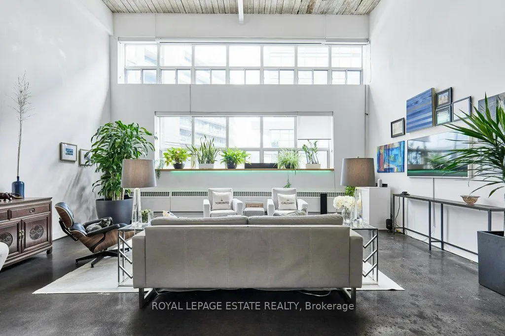 1173 Dundas Street E #217