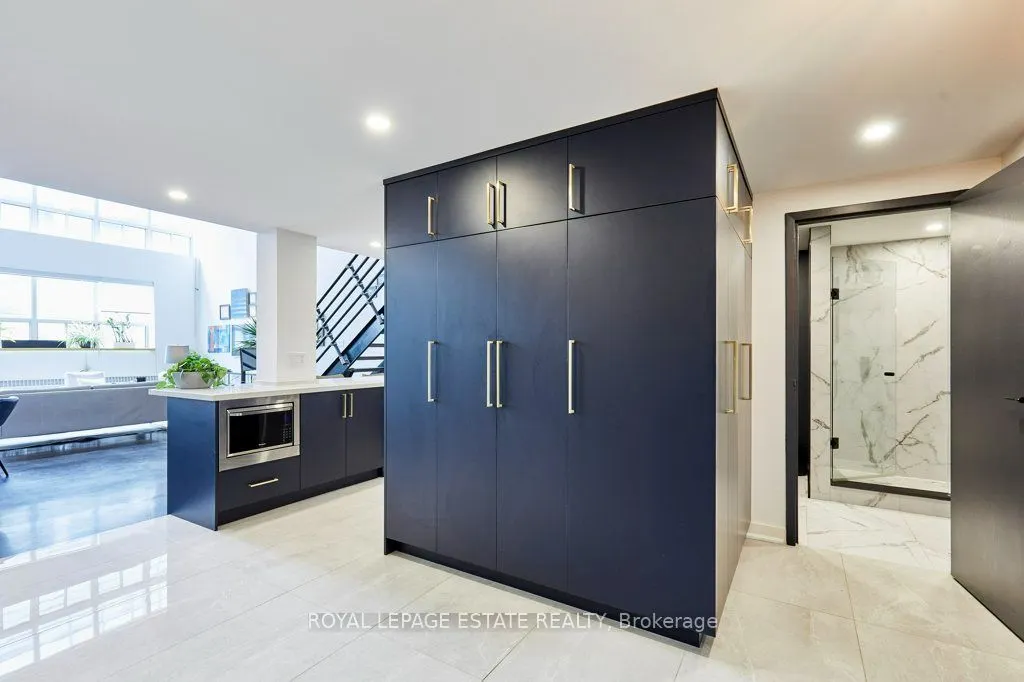 1173 Dundas Street E #217