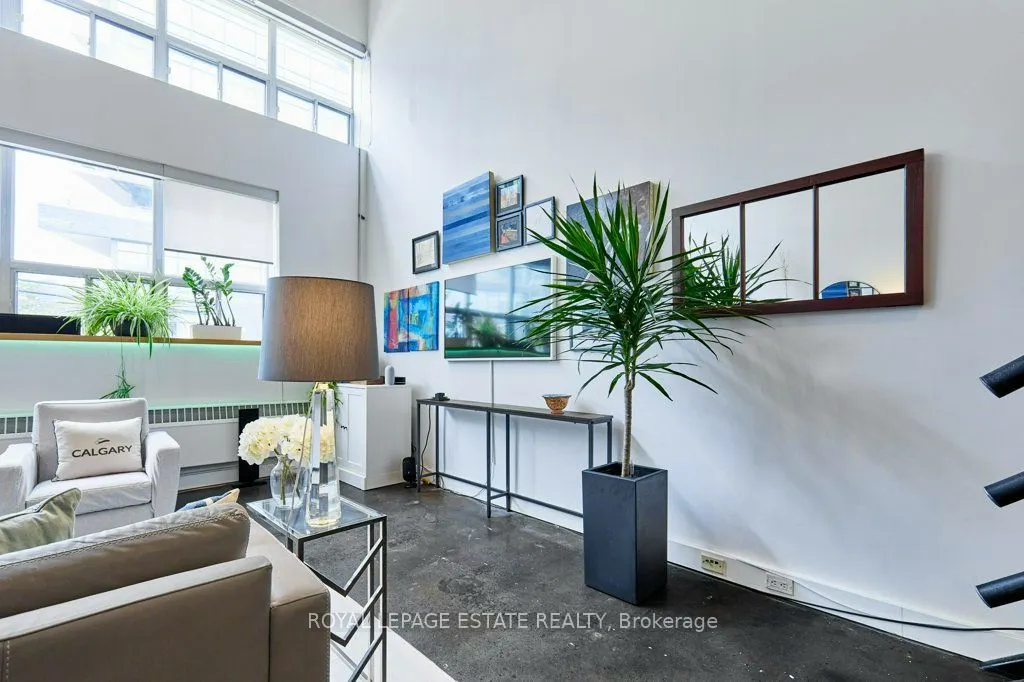 1173 Dundas Street E #217