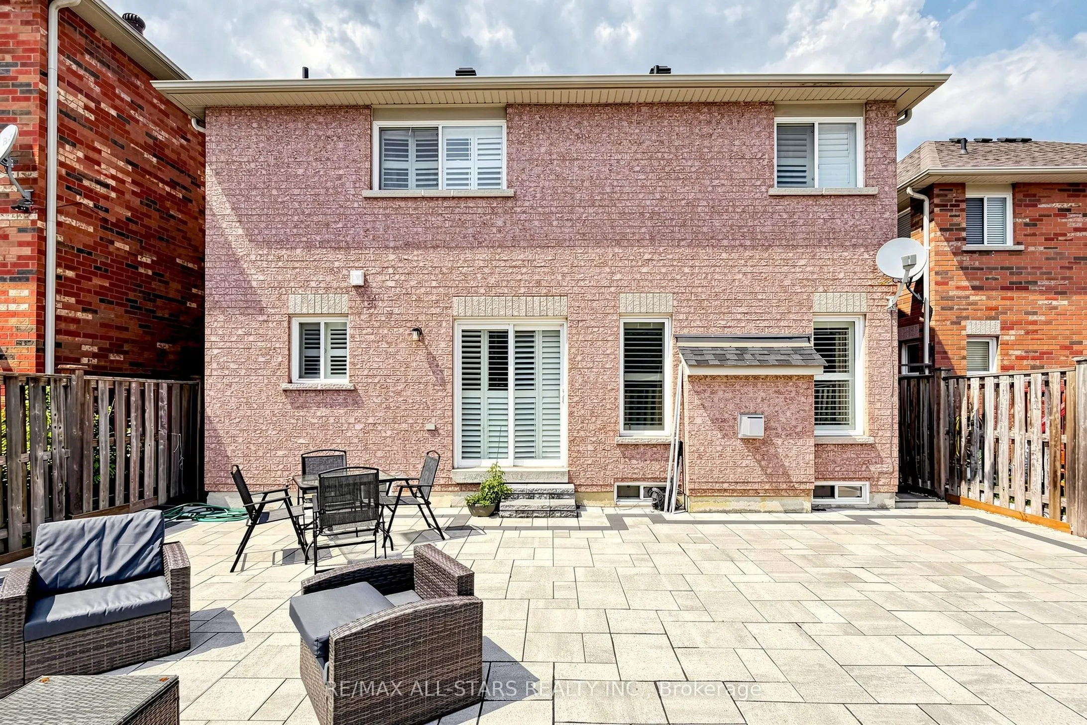 13 Boulderbrook Drive
