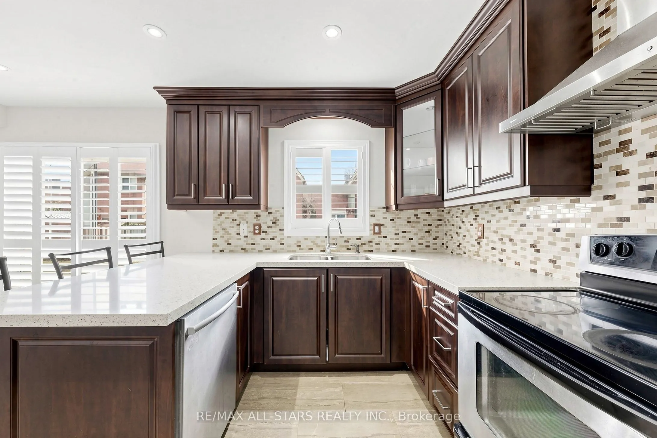 13 Boulderbrook Drive