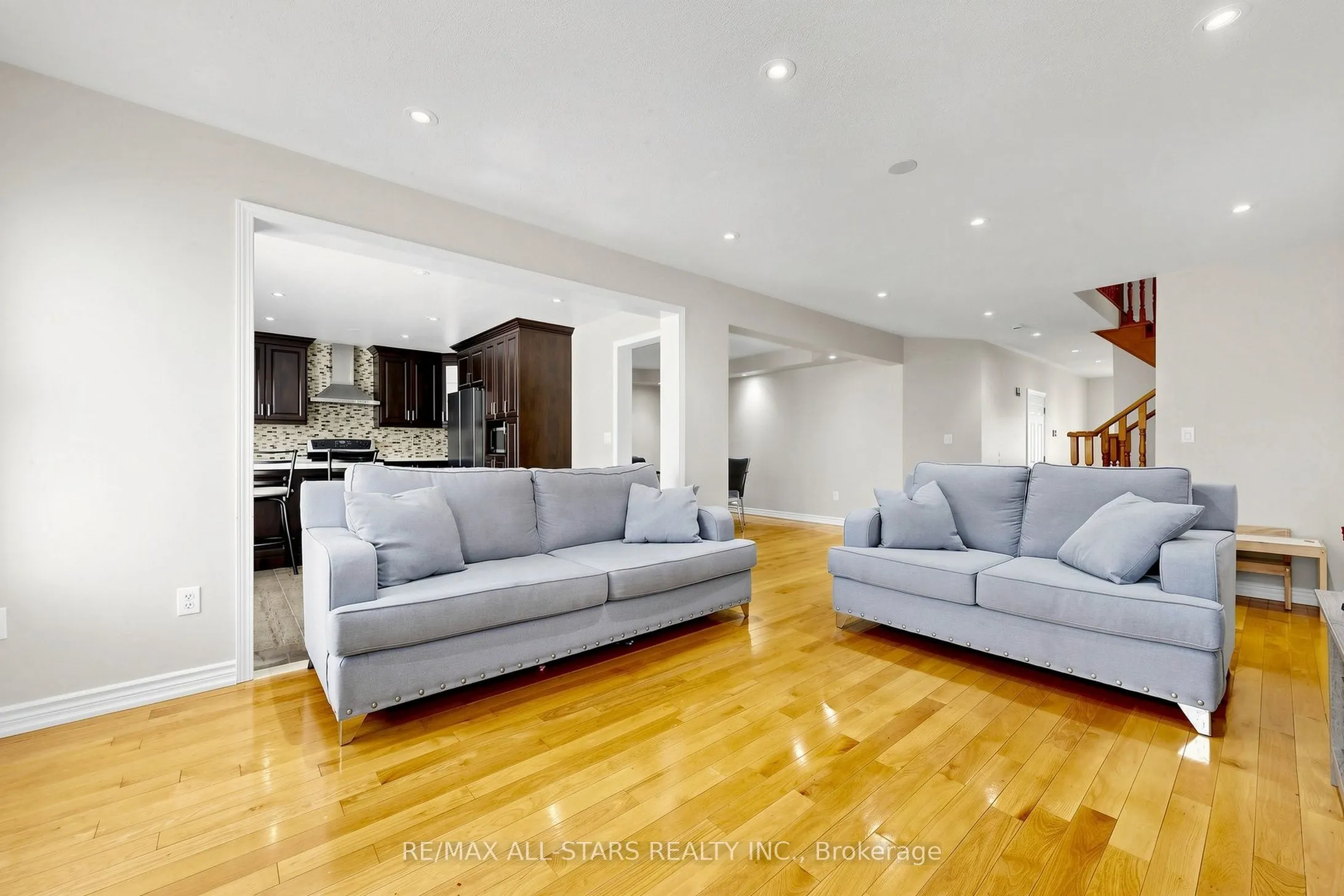 13 Boulderbrook Drive