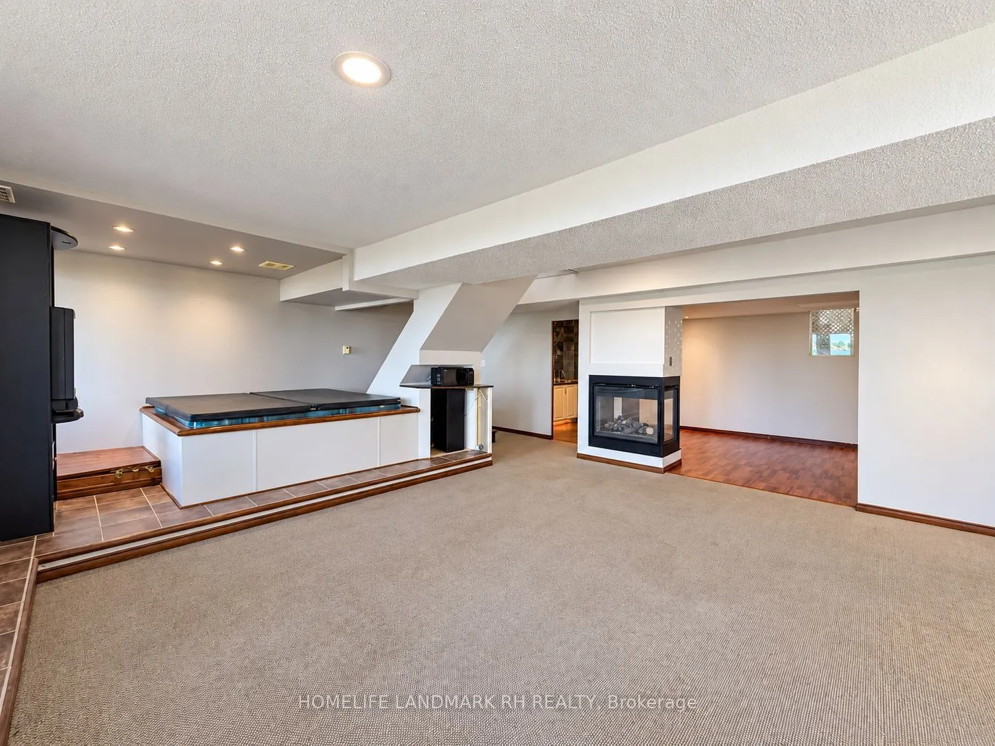 186 Spring Boulevard