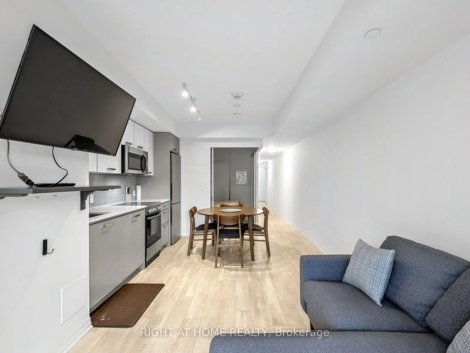 1630 Queen Street E #211