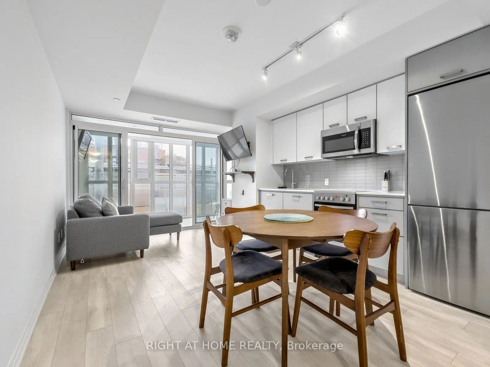 1630 Queen Street E #211