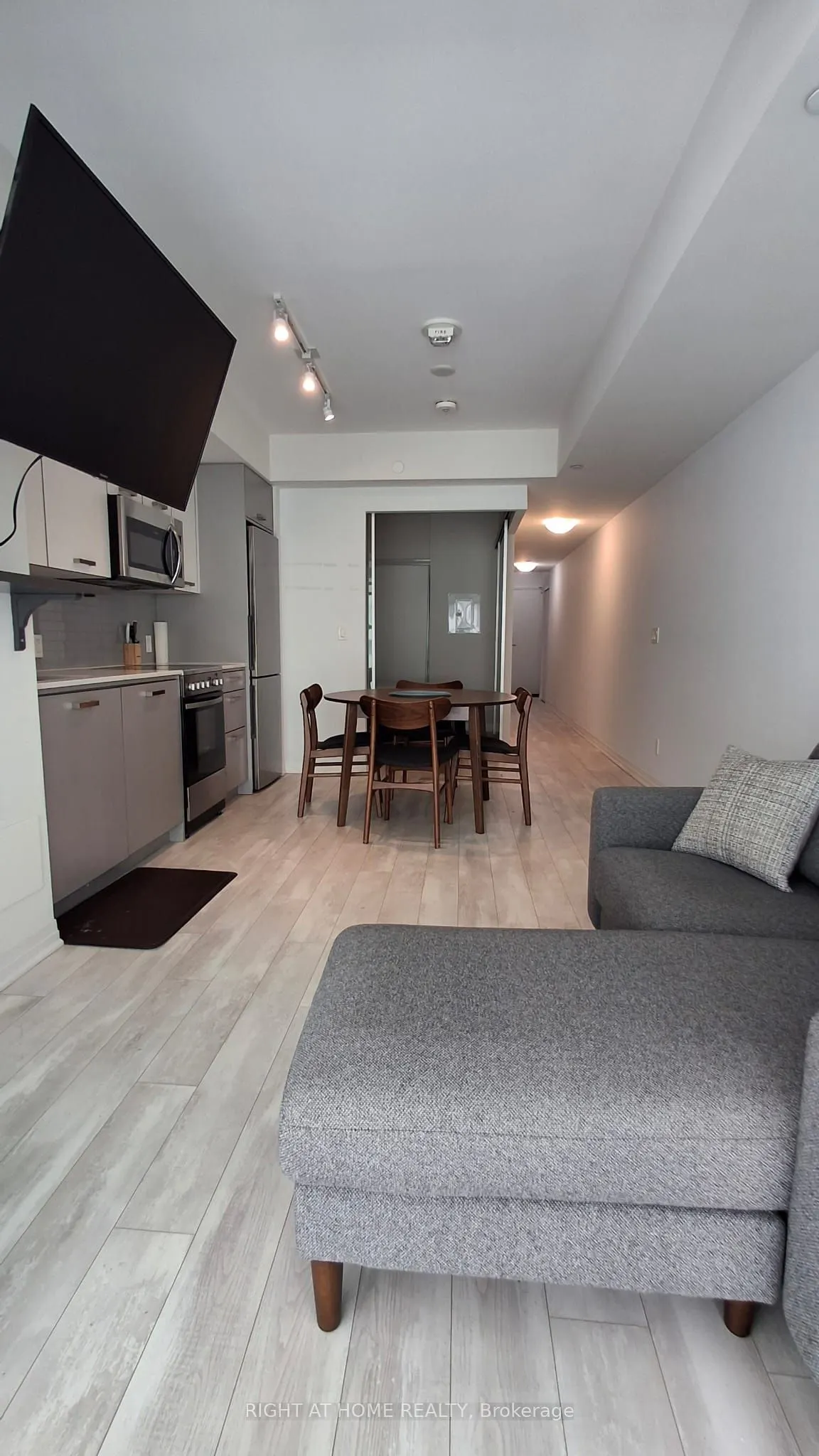1630 Queen Street E #211