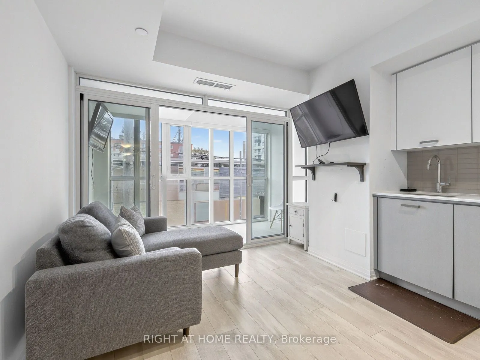 1630 Queen Street E #211