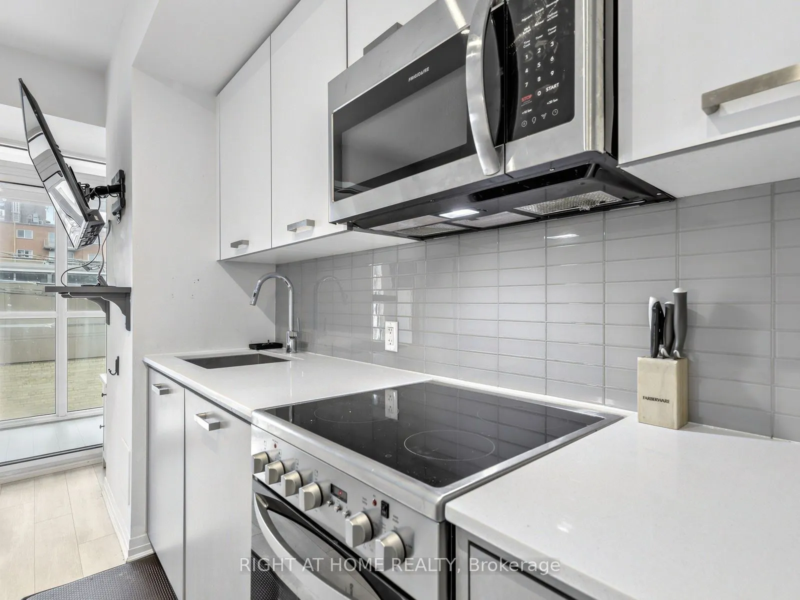 1630 Queen Street E #211