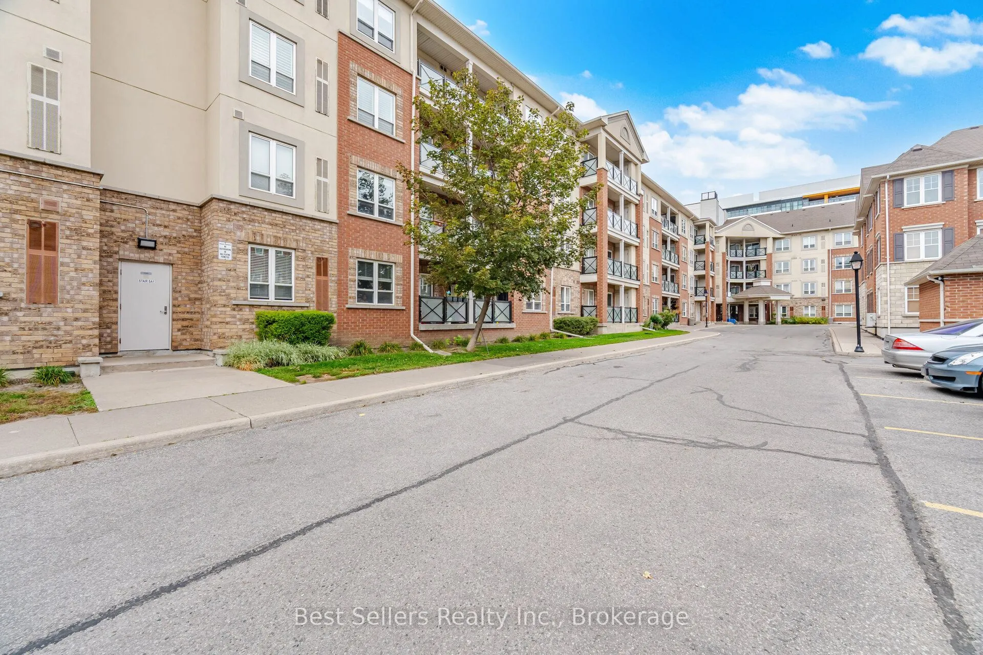 60 Mendelssohn Street #220