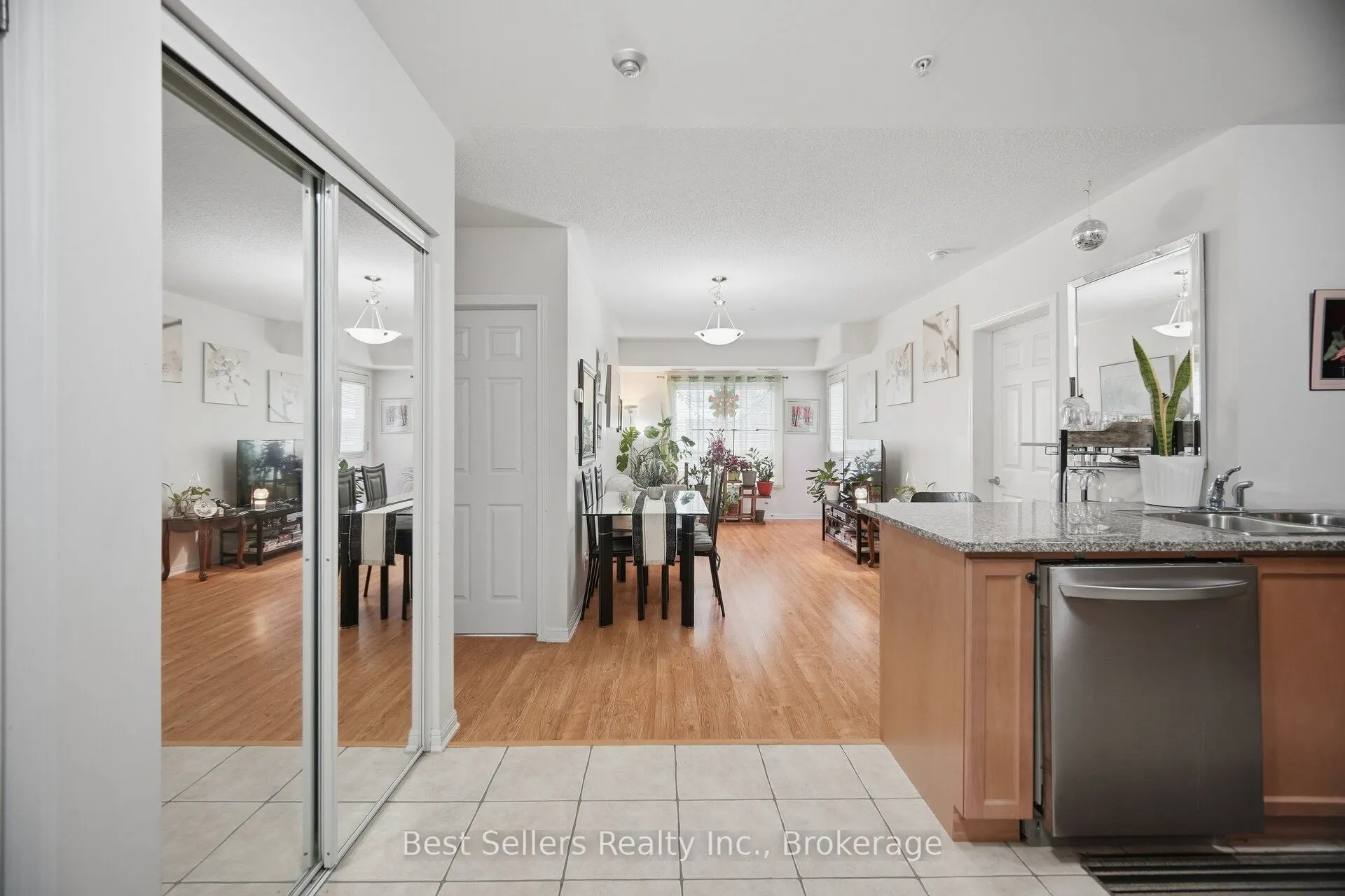 60 Mendelssohn Street #220