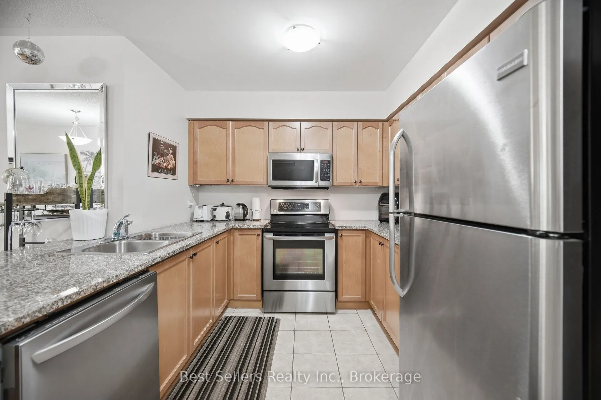 60 Mendelssohn Street #220