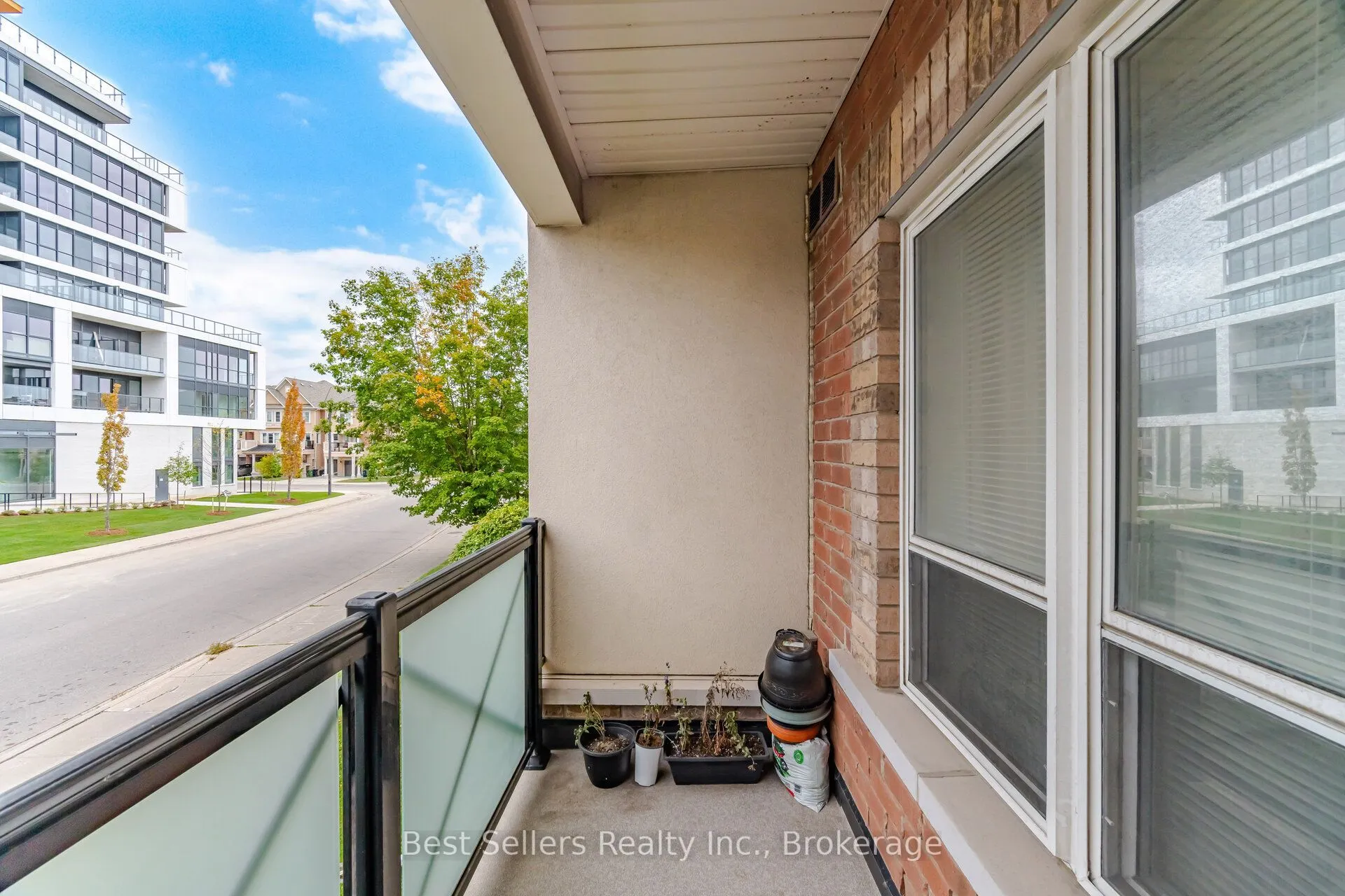 60 Mendelssohn Street #220