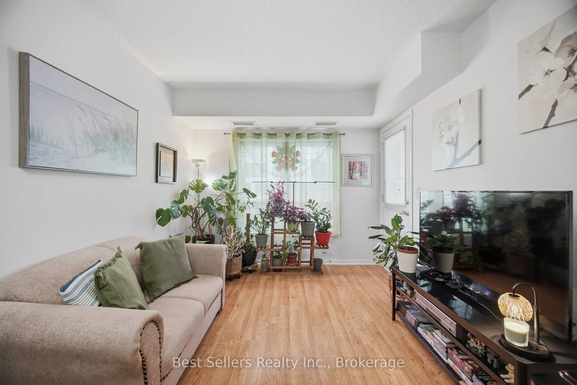 60 Mendelssohn Street #220