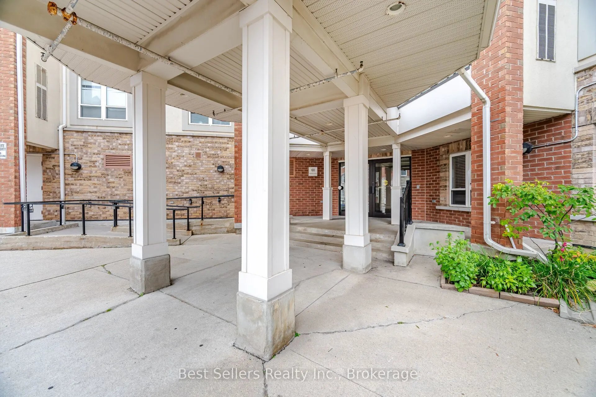 60 Mendelssohn Street #220