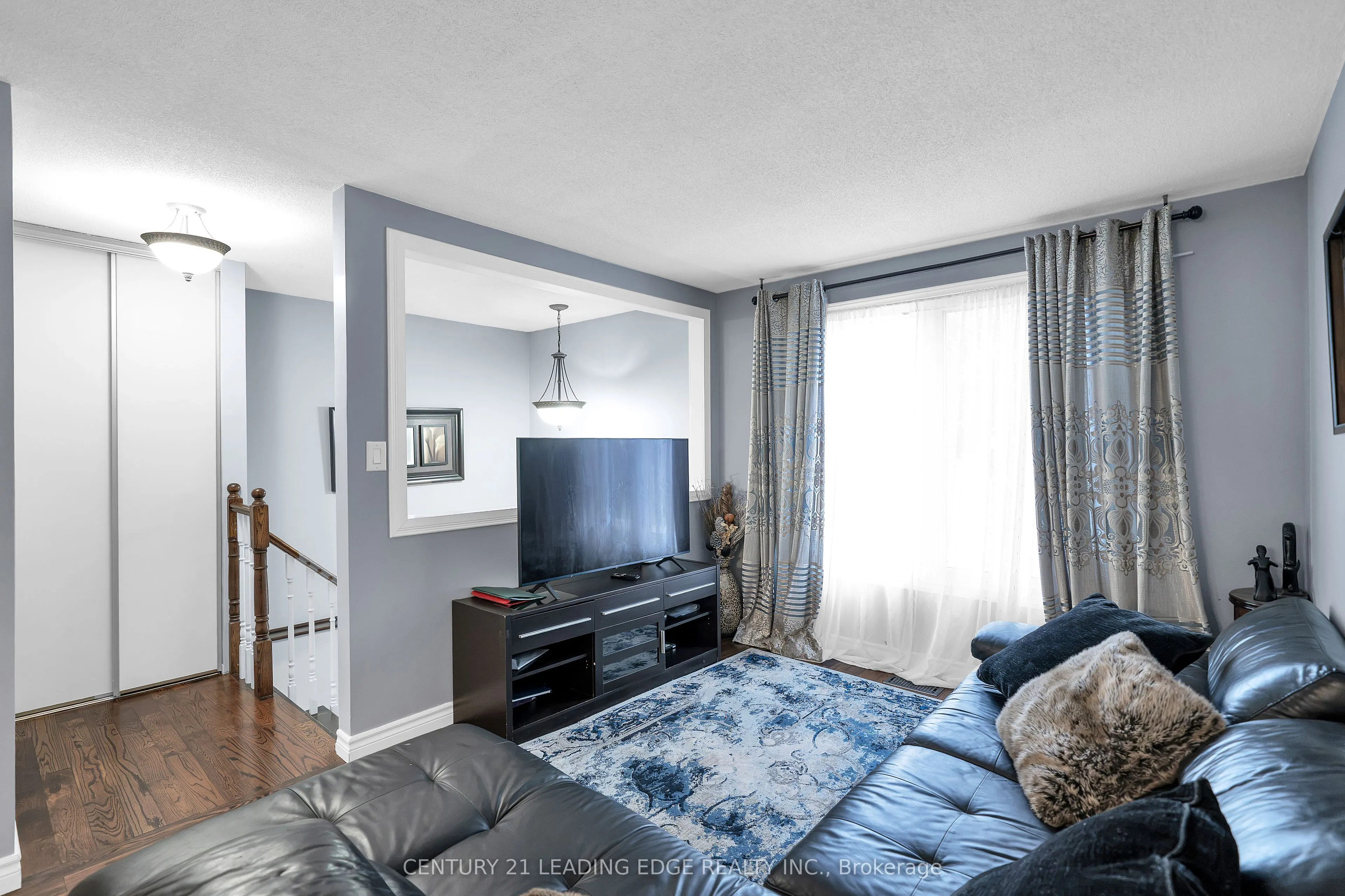 10 Fairbairn Court