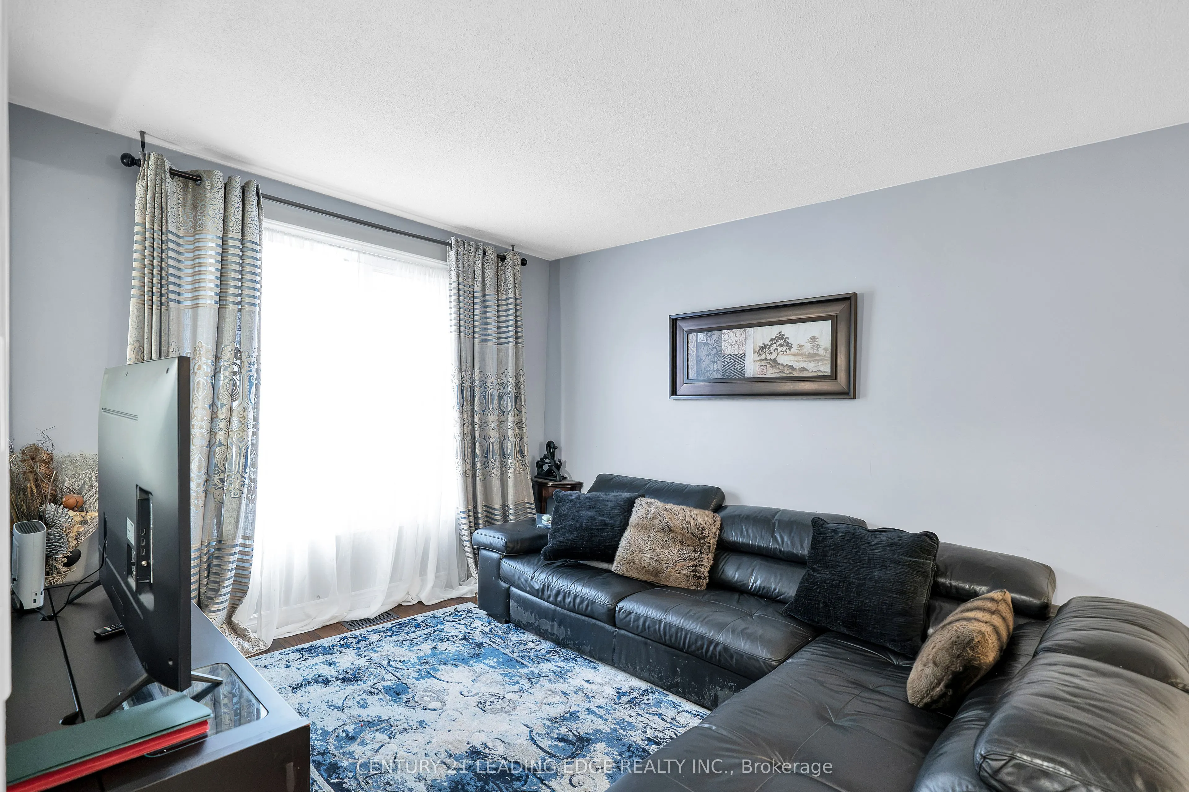 10 Fairbairn Court