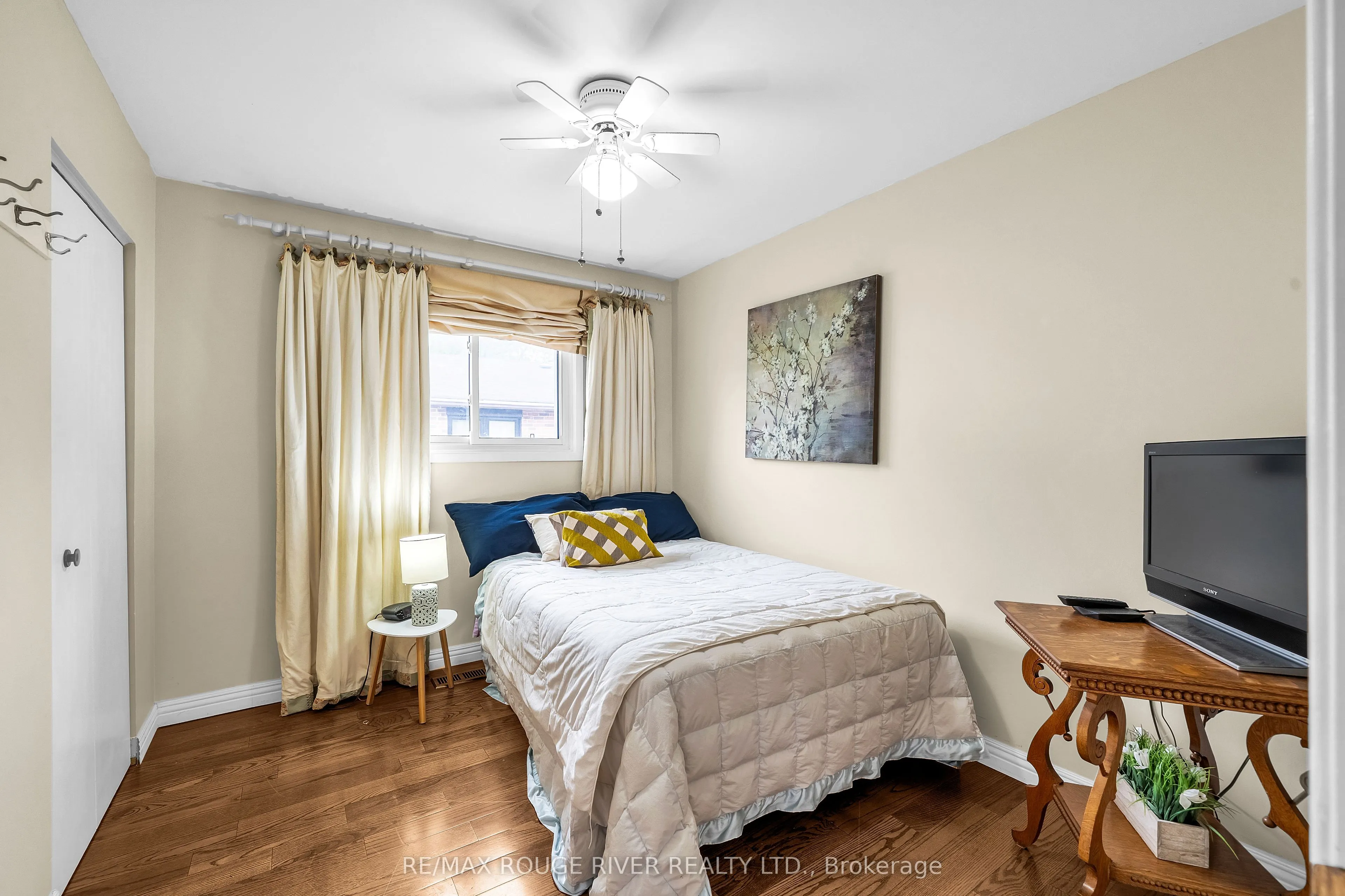 920 Sunrise Avenue
